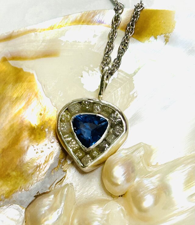 青色フローライトペンダントトップ | iichi 日々の暮らしを心地よく