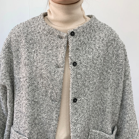 en-enウール混紡・点々ツイード・ドルマン袖コート・薄グレー×白