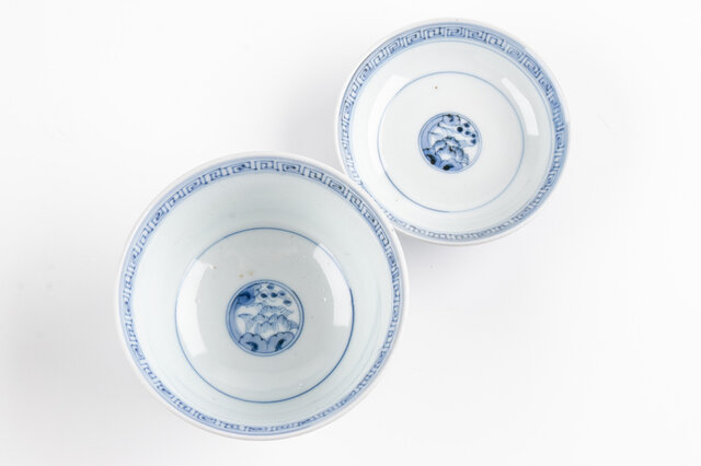 古伊万里 染付 線描き唐草文 蓋茶碗 江戸後期 | iichi 日々の暮らしを