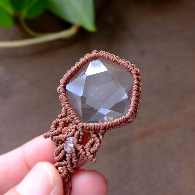 五芒星 天然水晶 （ペンタグラム ）マクラメ編みペンダントネックレス