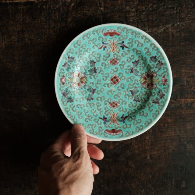 ビビットカラーで可愛い◇花唐草と漢字と蝙蝠。 中国景徳鎮 色絵五寸中