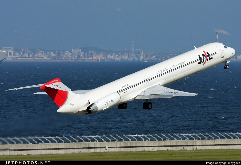 JA8498 | McDonnell Douglas MD-81 | Japan Airlines (JAL) | cygnus