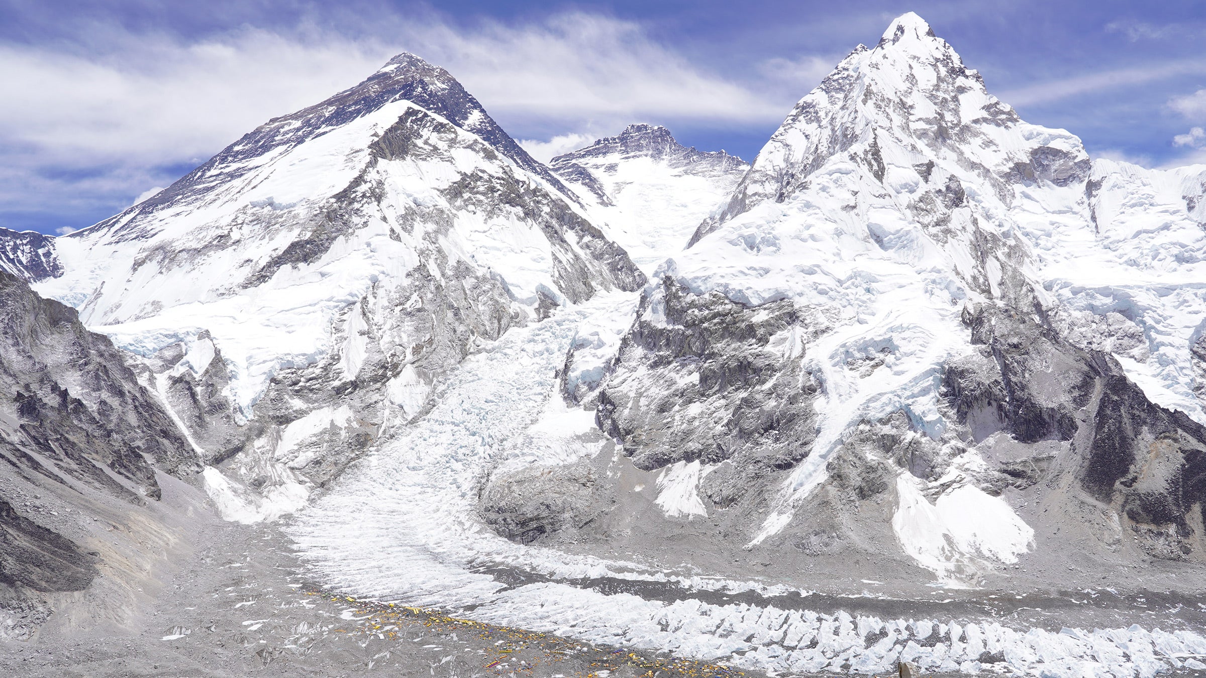 One Climber Is Dead and Another Is Missing on Mount Everest