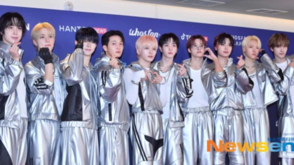 PHOTO】xikers「Hanteo Music Awards 2025」レッドカーペットに登場