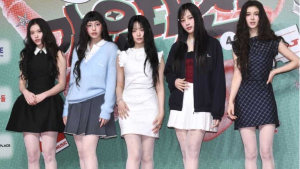 PHOTO】NewJeans「2024 SBS歌謡大典」レッドカーペットに登場 - Kstyle