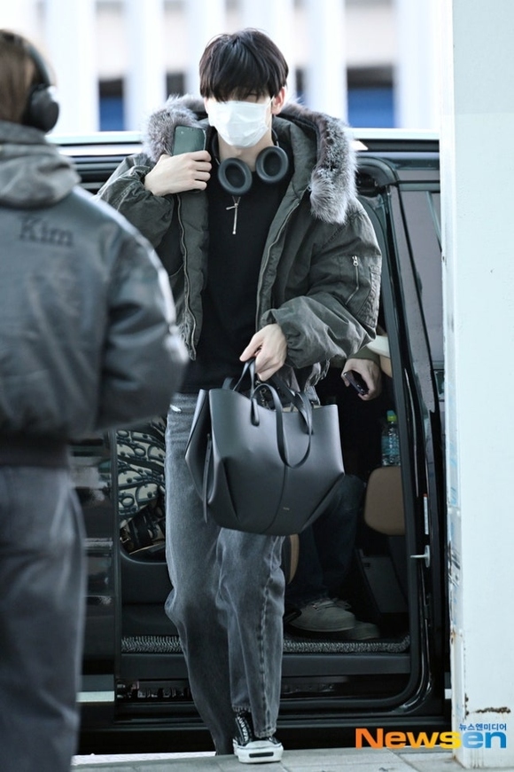 PHOTO】TOMORROW X TOGETHER、日本ドームツアーのため出国（動画あり