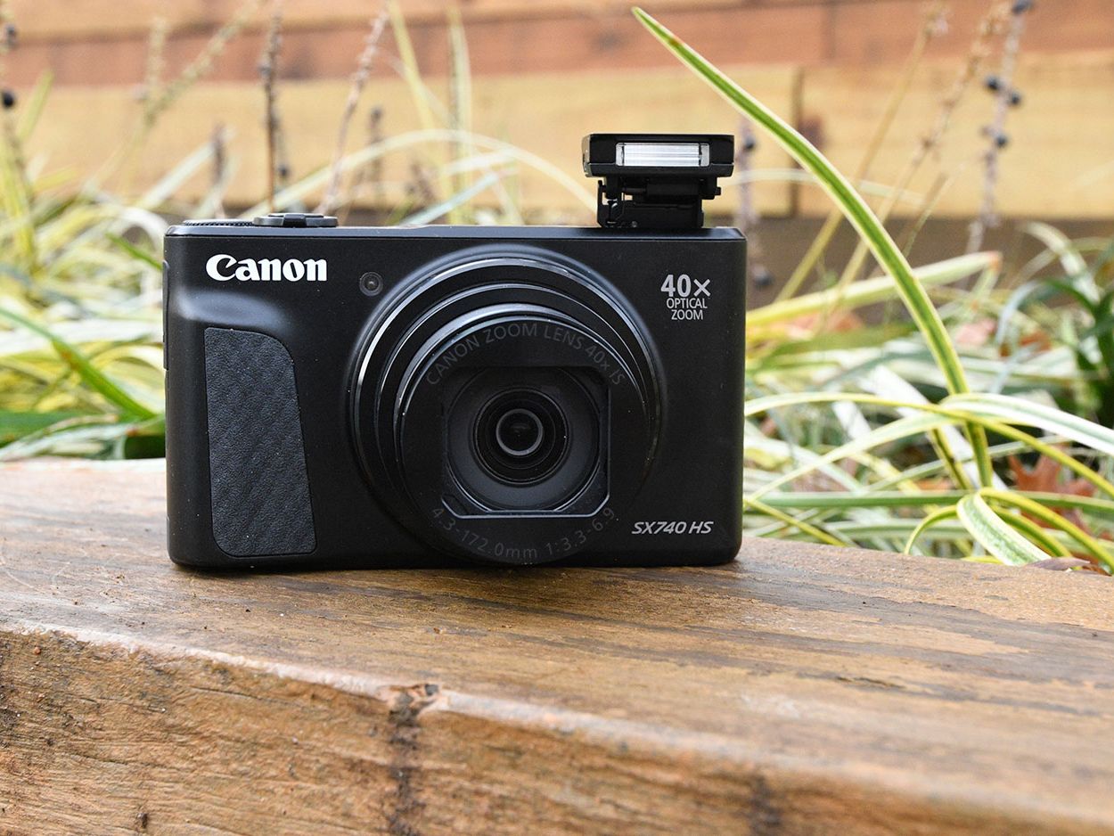 Canon PowerShot SX740 HS Review: Versatile Pocket Shooter | Tom's