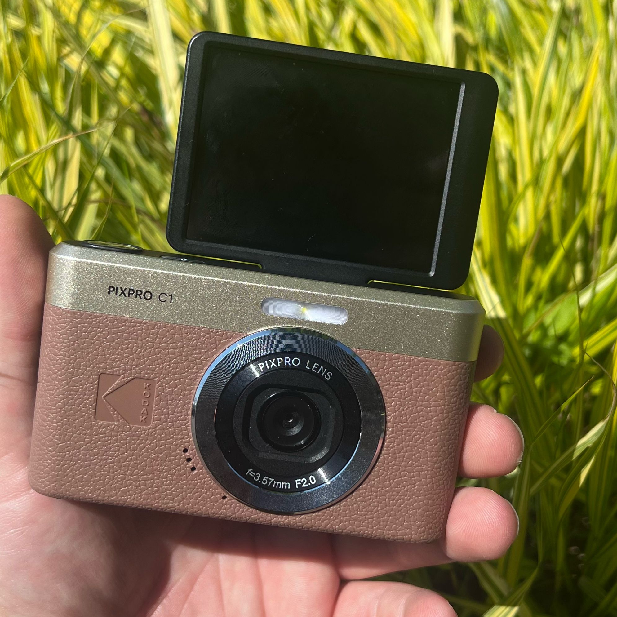 Kodak Pixpro C1 review: retro compact or just a cheap point and