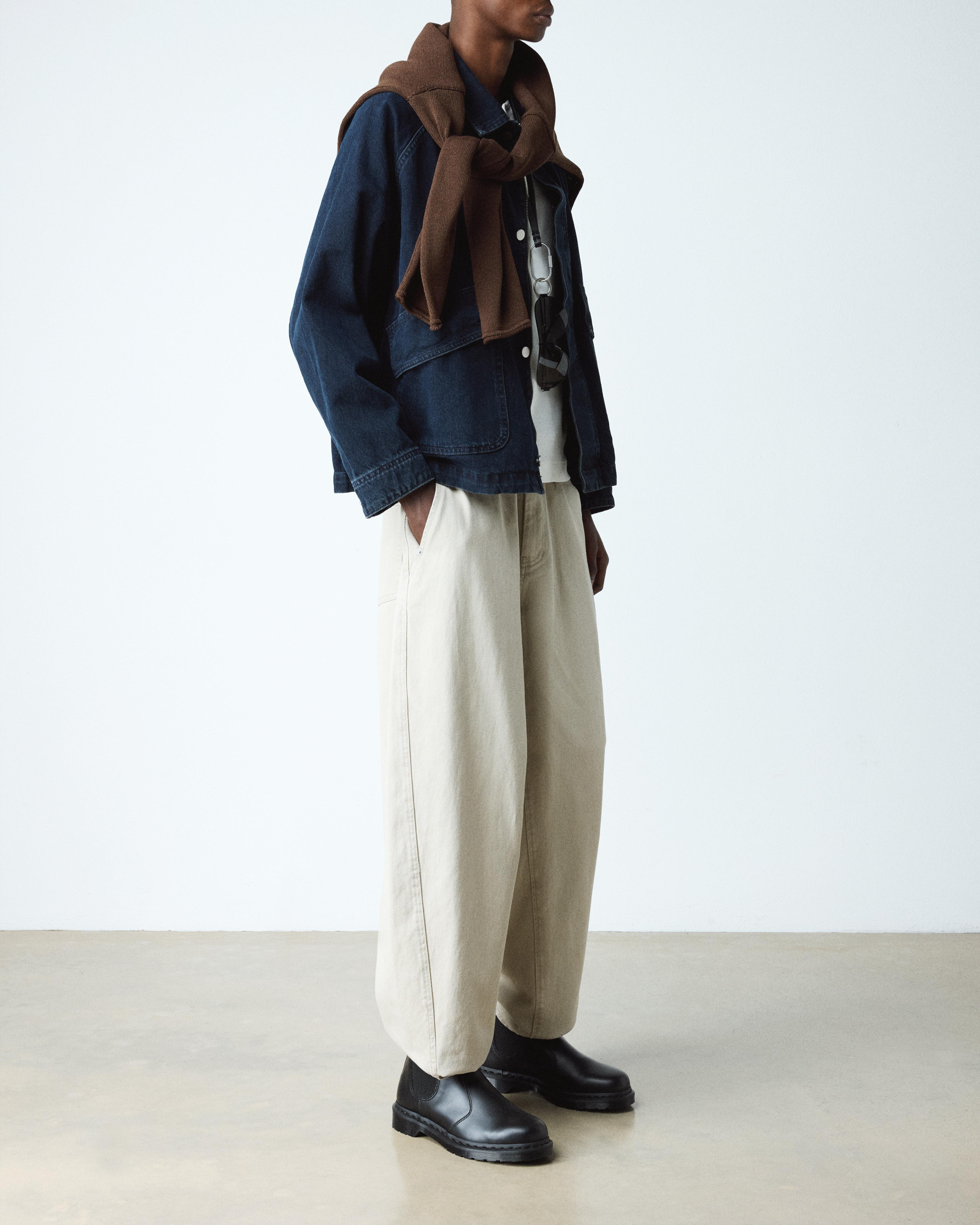 25685001.81.jpg?$medium$