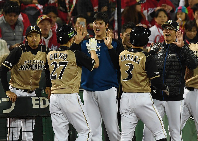 2016/10/29 日本ハムファイターズ優勝時胴上げ写真 栗山監督直筆 2016