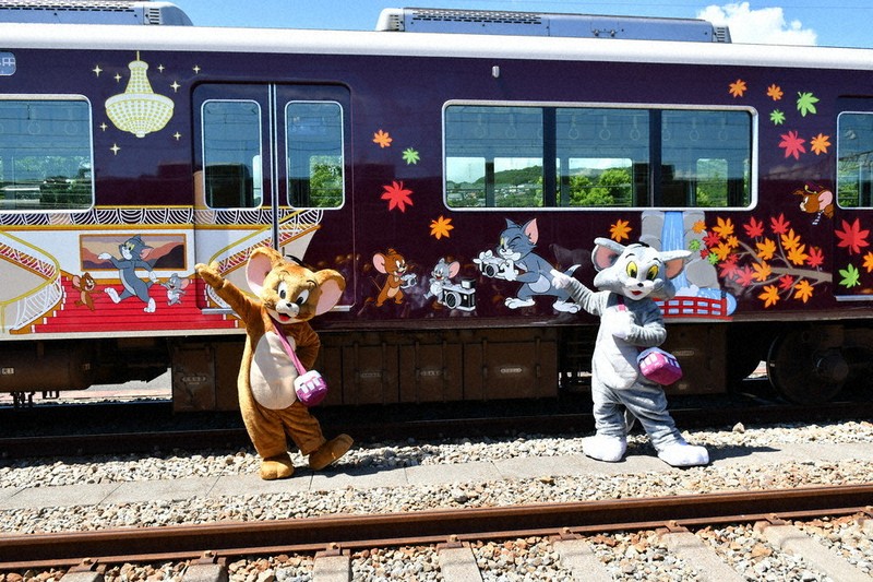トムとジェリー「仲良し」車内 阪急・神戸線などでコラボ ／兵庫