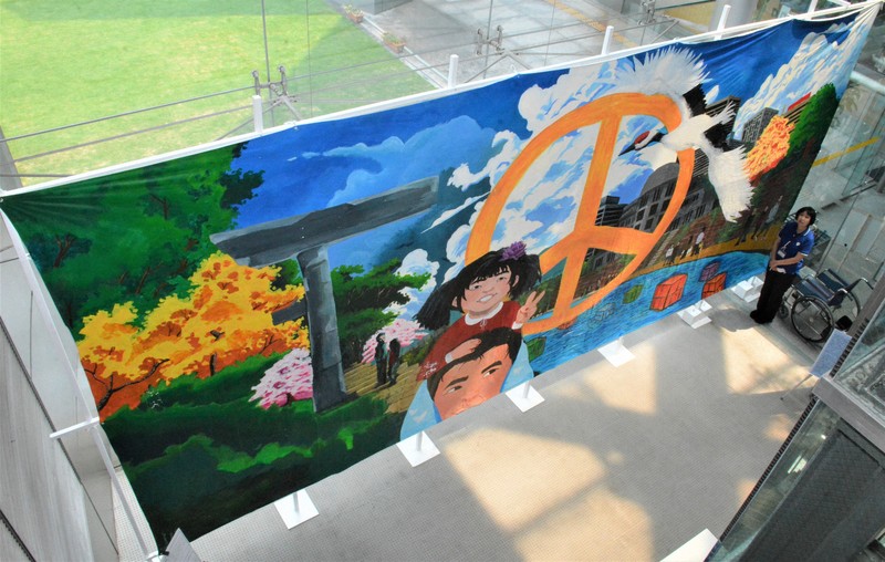 キッズゲルニカ」 広島・長崎の悲劇と復興描いた絵画展示 愛媛 | 毎日新聞
