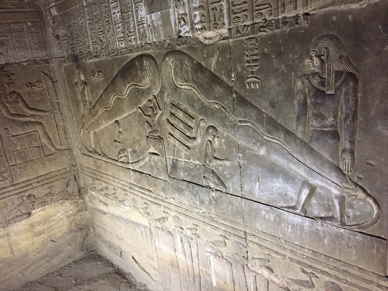 古代人が電球？ 空想膨らむ壁画 魅惑のデンデラ神殿を歩く エジプト