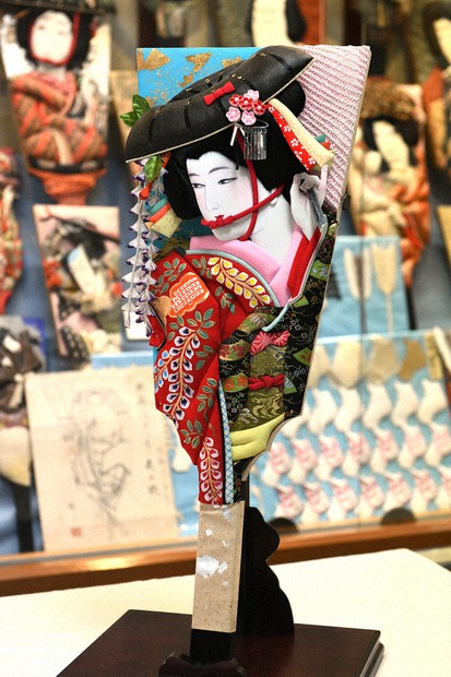 江戸東京見本帳：押絵羽子板 まるで3D浮世絵！ | 毎日新聞