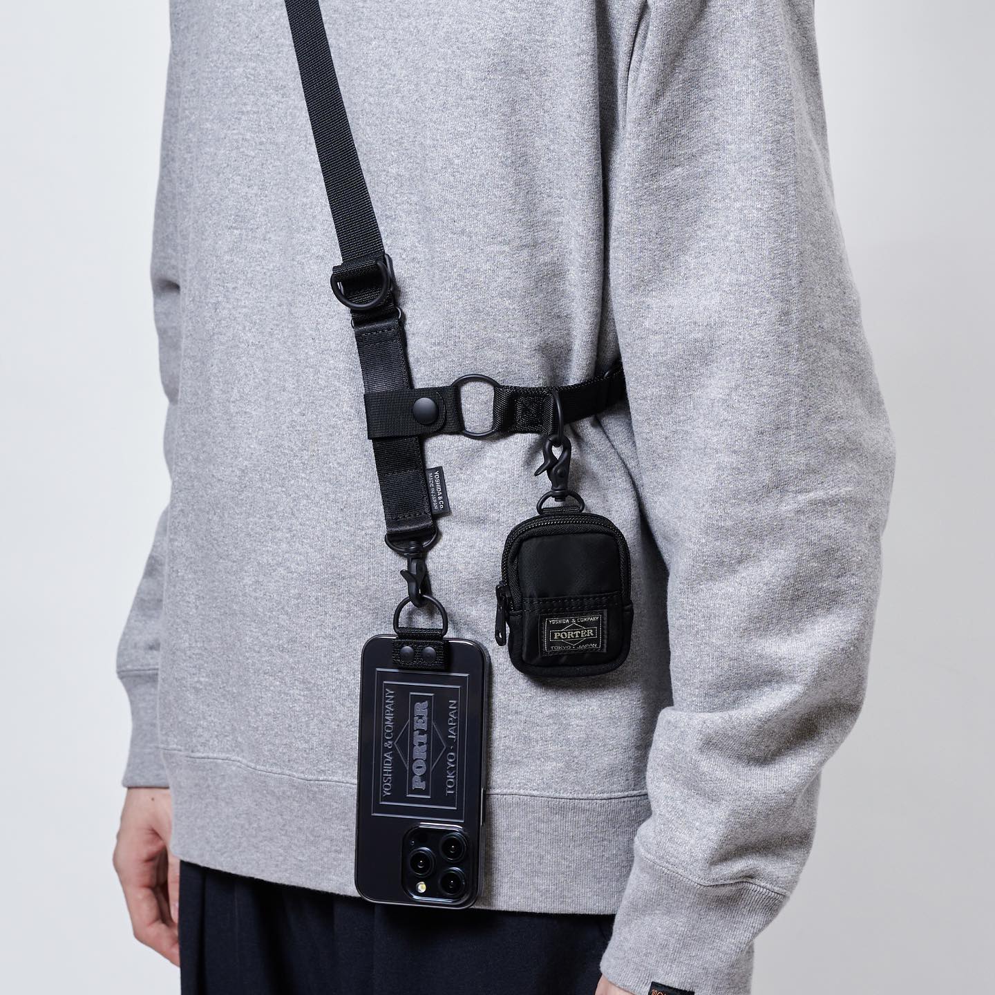 PORTERの『Shoulder Air Jacket™ with Pouch』にiPhone 15 Pro用が新登場