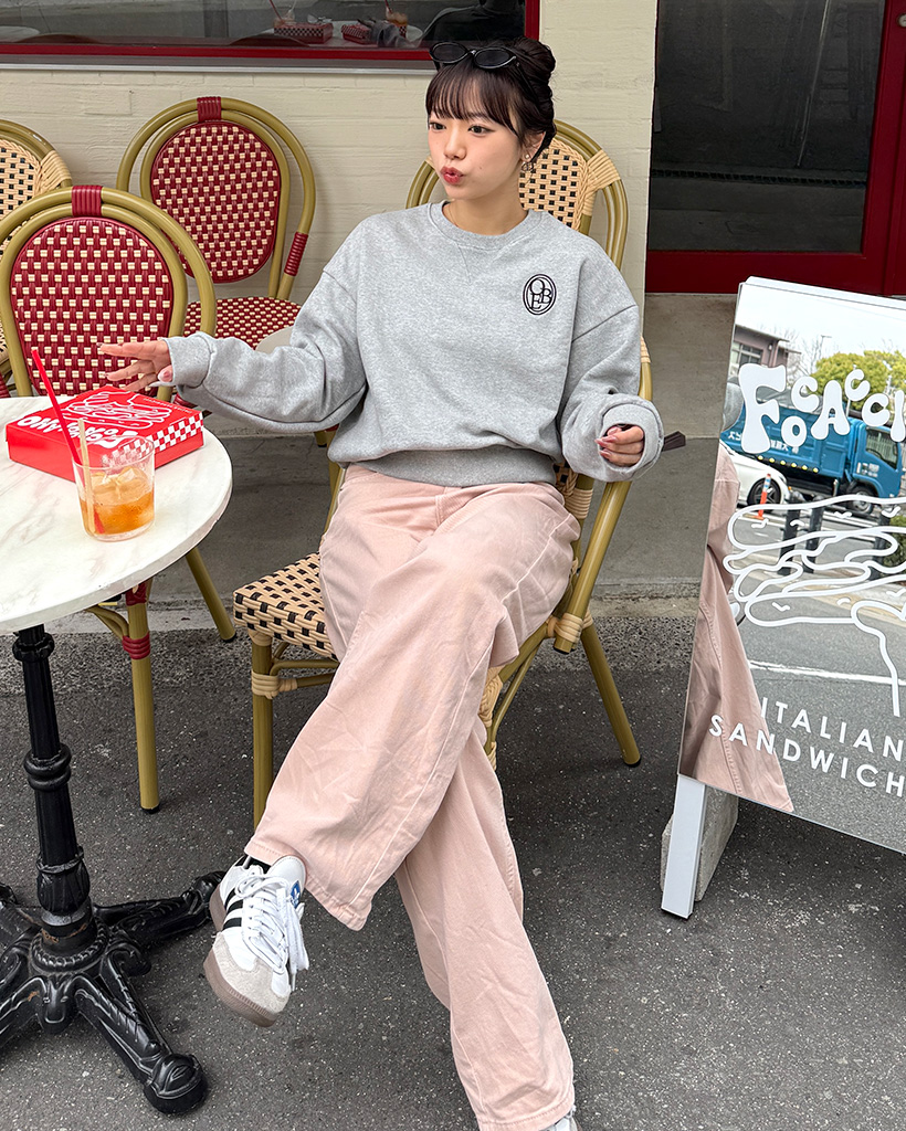 エンブロイダリークロップドスウェットシャツ | ファッション通販