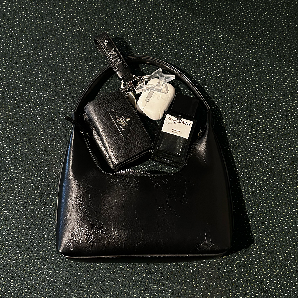 ユニセックス) シンプルラインショルダーバッグ | ファッション通販