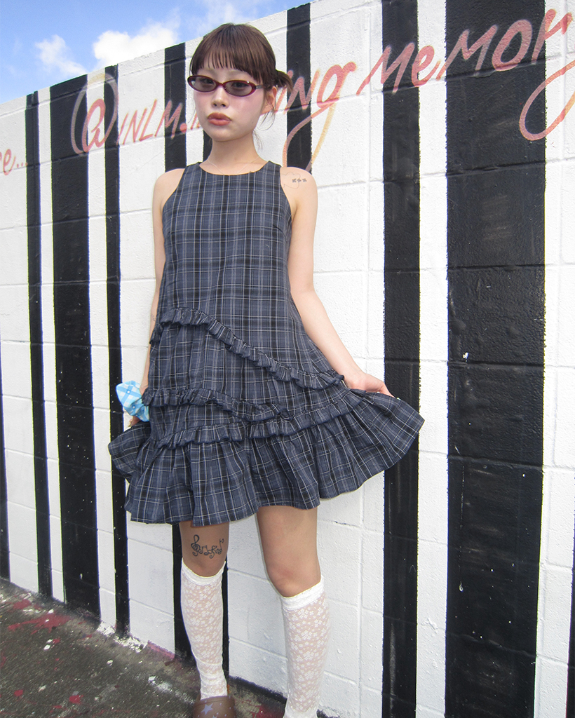 ユニークフリルティアードチェックノースリーブミニワンピース