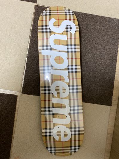 シュプリーム バーバリー スケートボード 