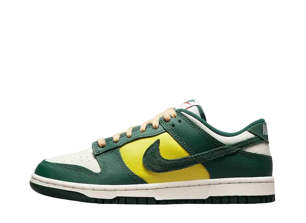Nike Women's Dunk Low SE 