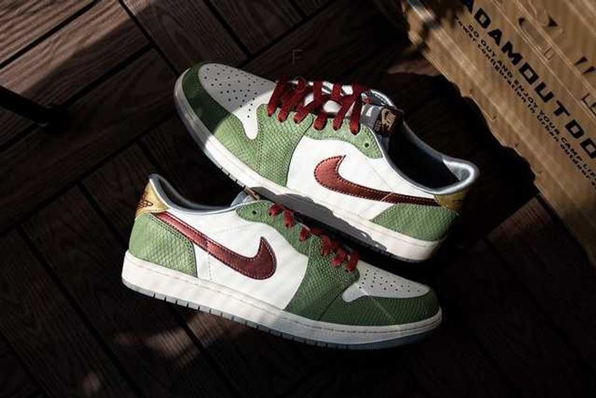 Nike Women's Air Jordan 1 Low SE 