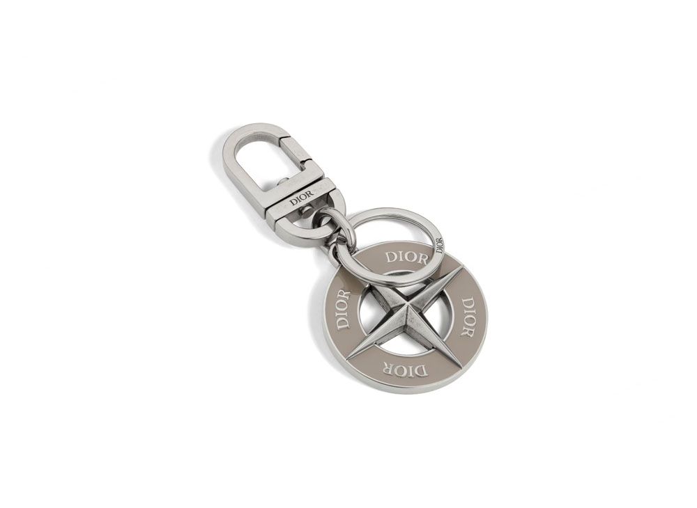 ディオール x ストーンアイランド キーホルダー 真鍮 ＆ エナメル