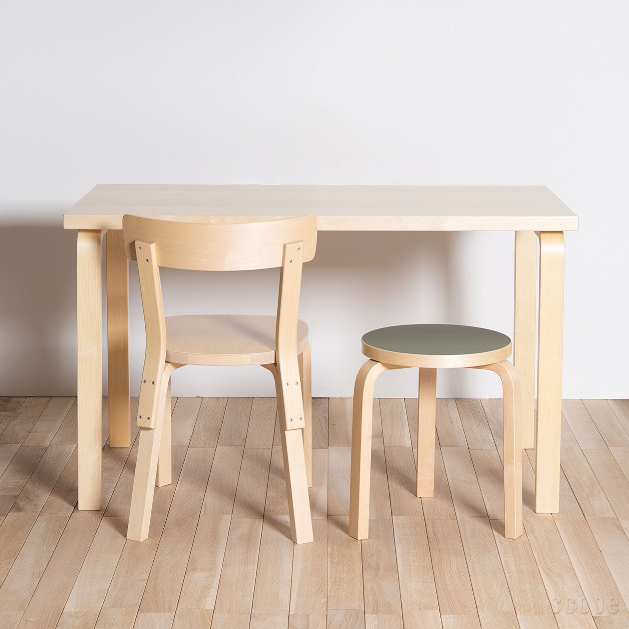 80A テーブル | Artek (アルテック)