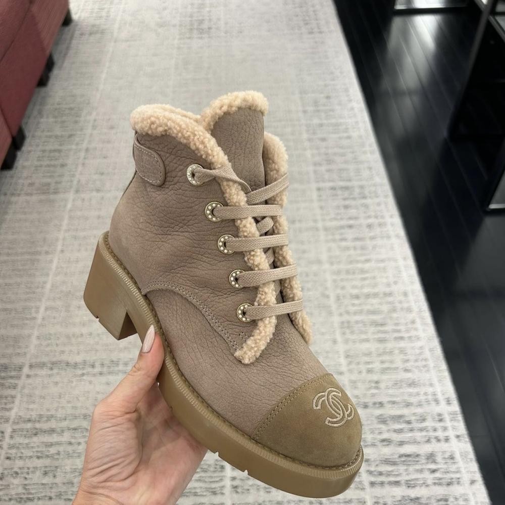 2024 Chanel Brown Fur Short Boots - TEBOUGIE