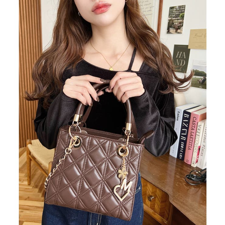 オリジナルチャーム付き2WAYキルティングバッグ[品番：ERMW0000024