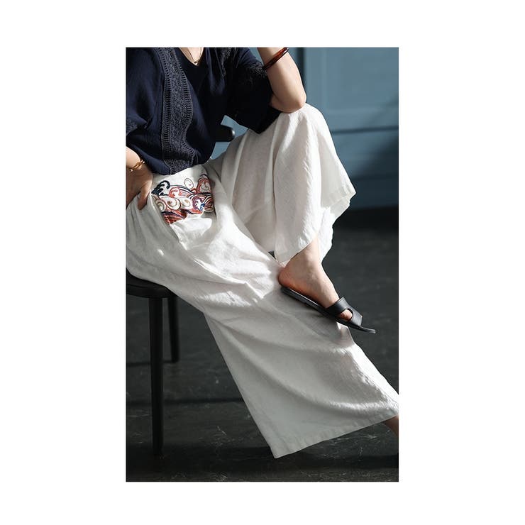 日本画モチーフの斬新さ刺繍ポイントワイドパンツ レディース