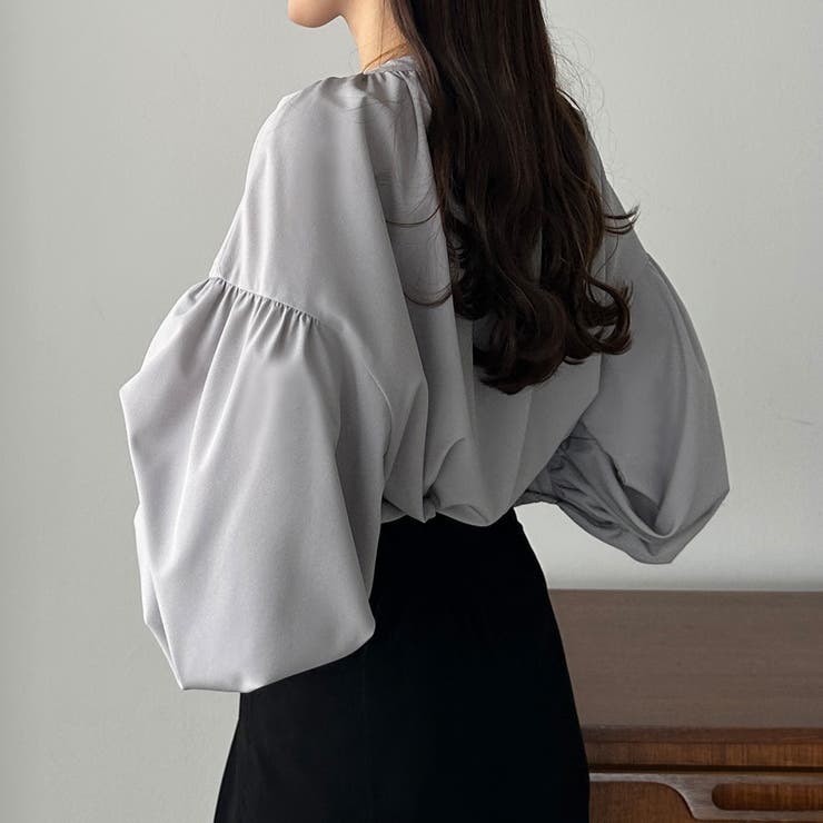 Louere スタンドカラーギャザーブラウス[品番：AMTW0004632]｜Louere