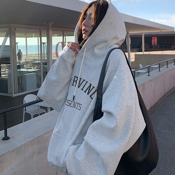 カレッジロゴポケ付きパーカー[品番：SHNW0012184]｜LADY LIKE