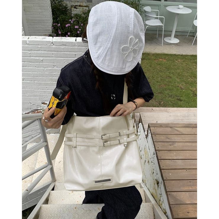 春夏新作】ベルトデザインシャイニーショルダーバッグ[品番