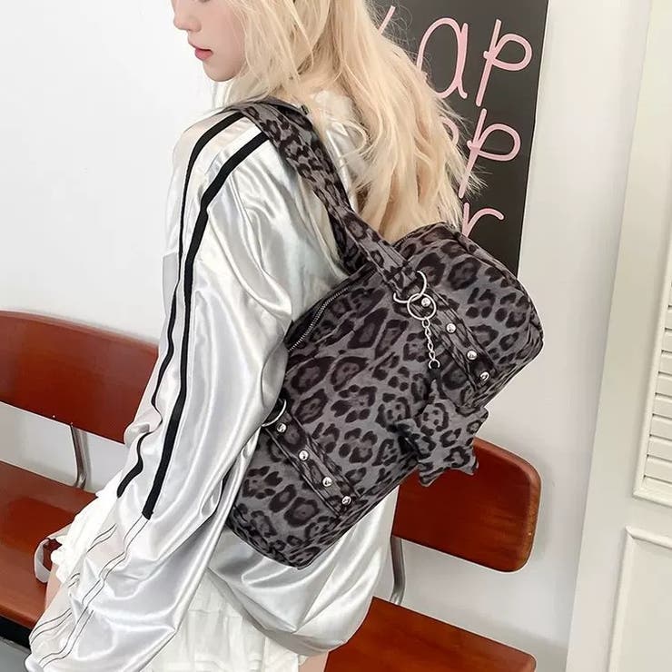 春夏新作】星形チャーム付き迷彩柄orヒョウ柄ミニボストンバッグ[品番