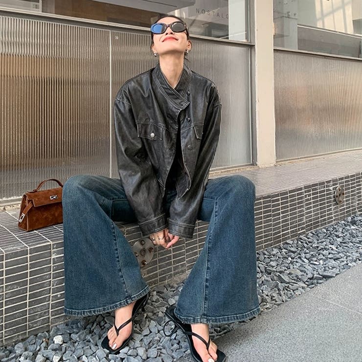 赤字覚悟！処分セール】ファッション性と微妙なフレアラインが特徴