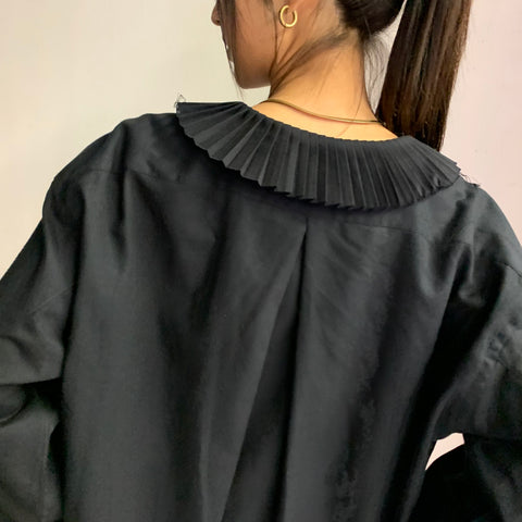 JUN MIKAMI】 プリーツカラーウール混シャツ – ONENESS ONLINE STORE