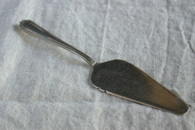 シンプルなデザインで使いやすいケーキサーバー（カトラリー