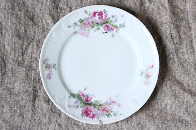 2枚あり！繊細な花束のような花柄のプレート（皿） フランス