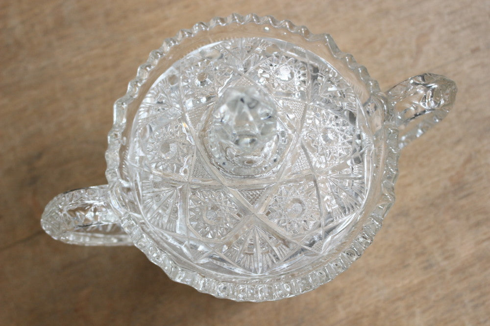 存在感たっぷりなガラスのビスケットジャー（高さ22cm） イギリス