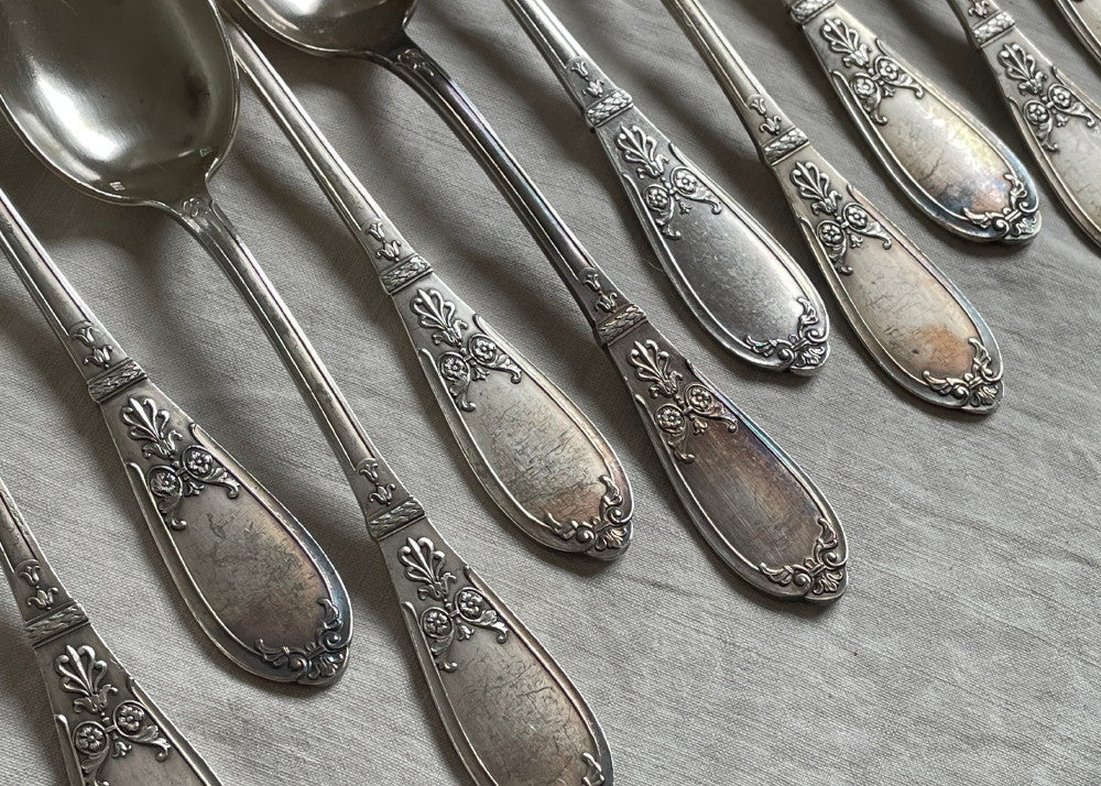 11セットあり！細工が美しいディナースプーン＆フォークセット