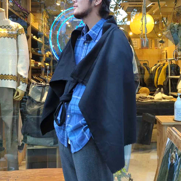 マウンテンリサーチ〉と共同製作したトレック仕様の巻きスカート