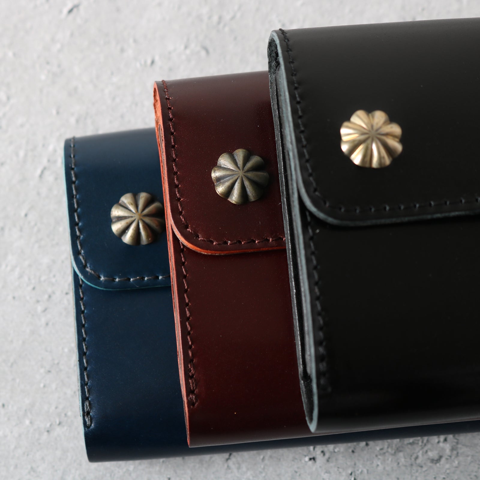 Cordovan × 栃木レザー】Tri-Fold Wallet【Button Works】LE-4333BW