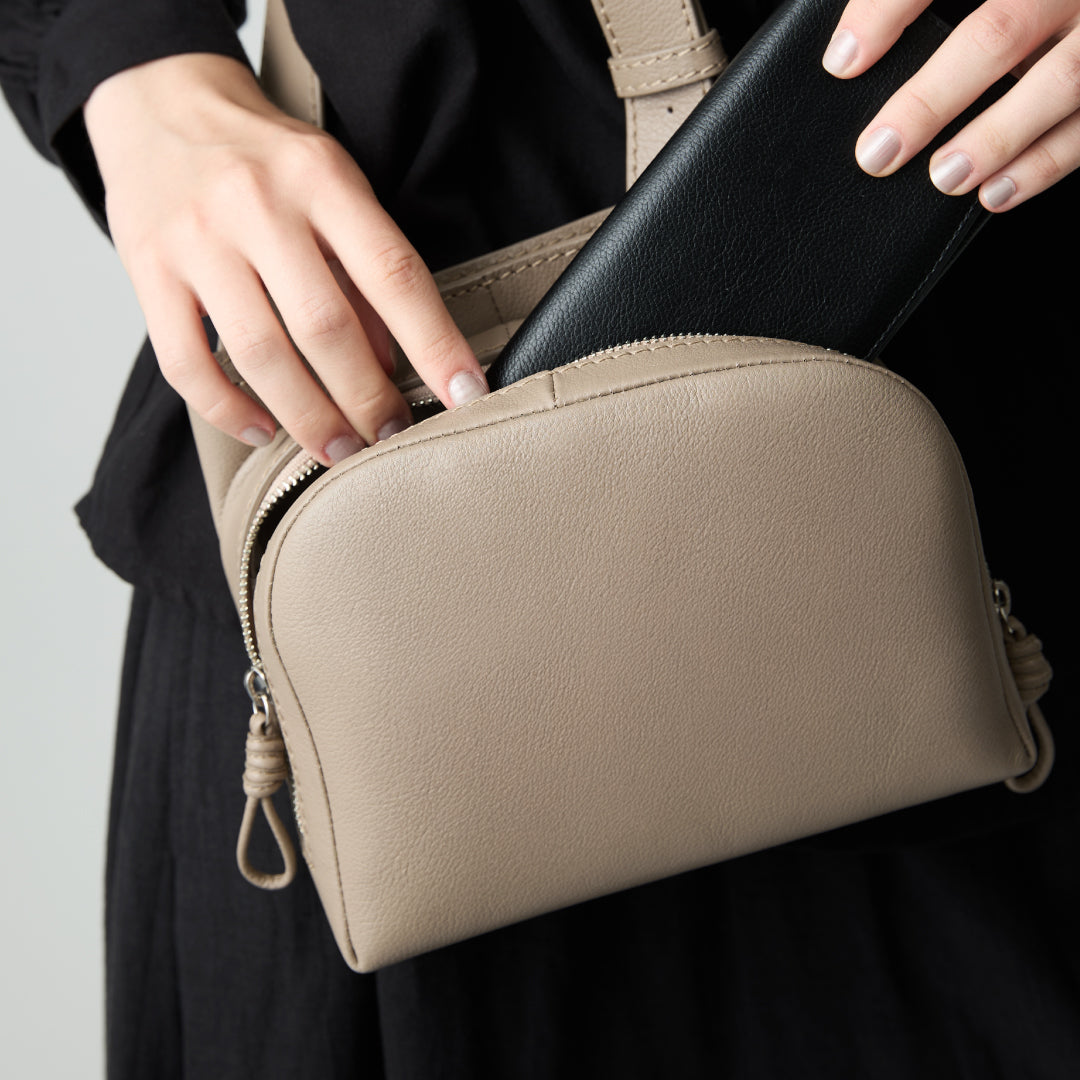 Sora 2 Way Shoulder M – マザーハウス 公式サイト