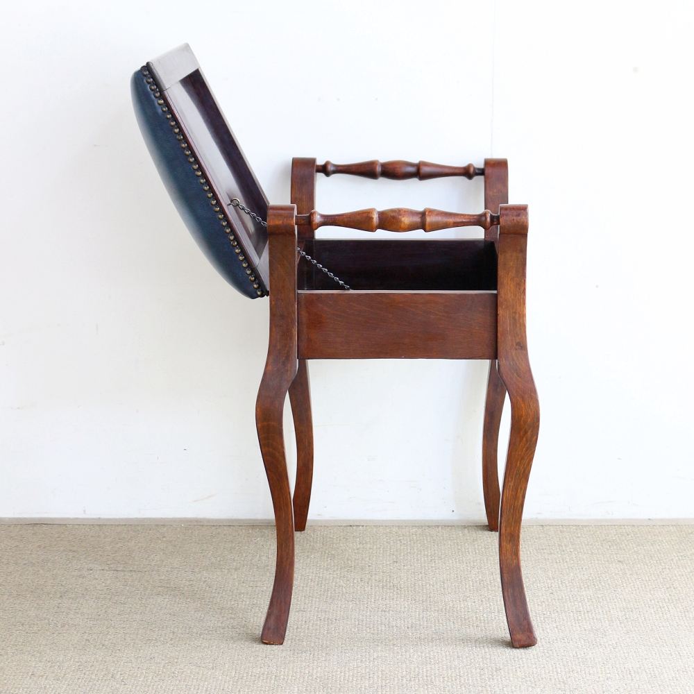 座面は収納ボックス♪ アンティーク・ピアノスツール VC103-229