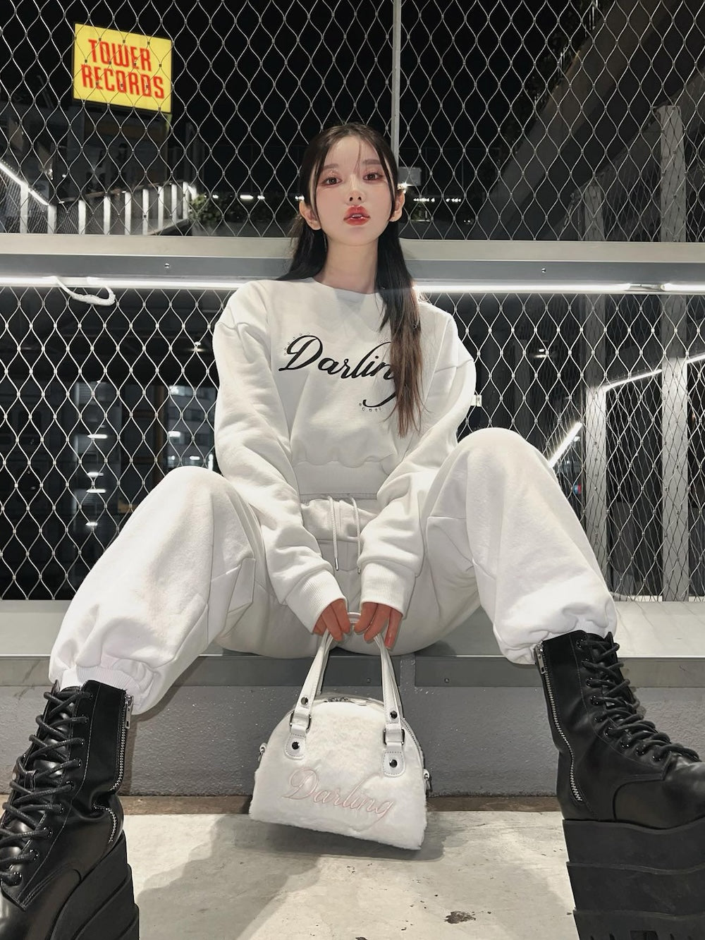 ポイントビジューロゴスウェットトップス – Darich (ダーリッチ)