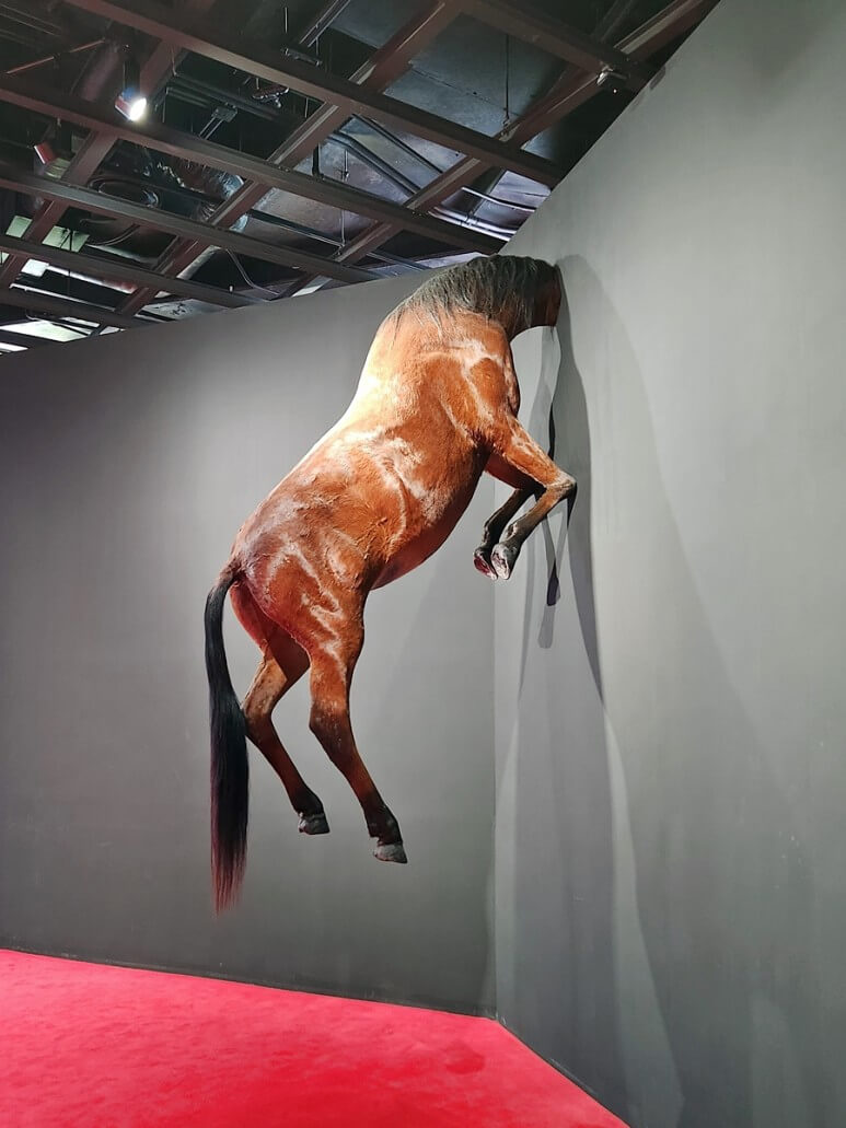 WE ] Maurizio Cattelan – SEOULSHOPPER