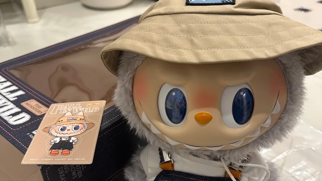 Does Fall in Wild Labubu Come with a Card? – Feltify