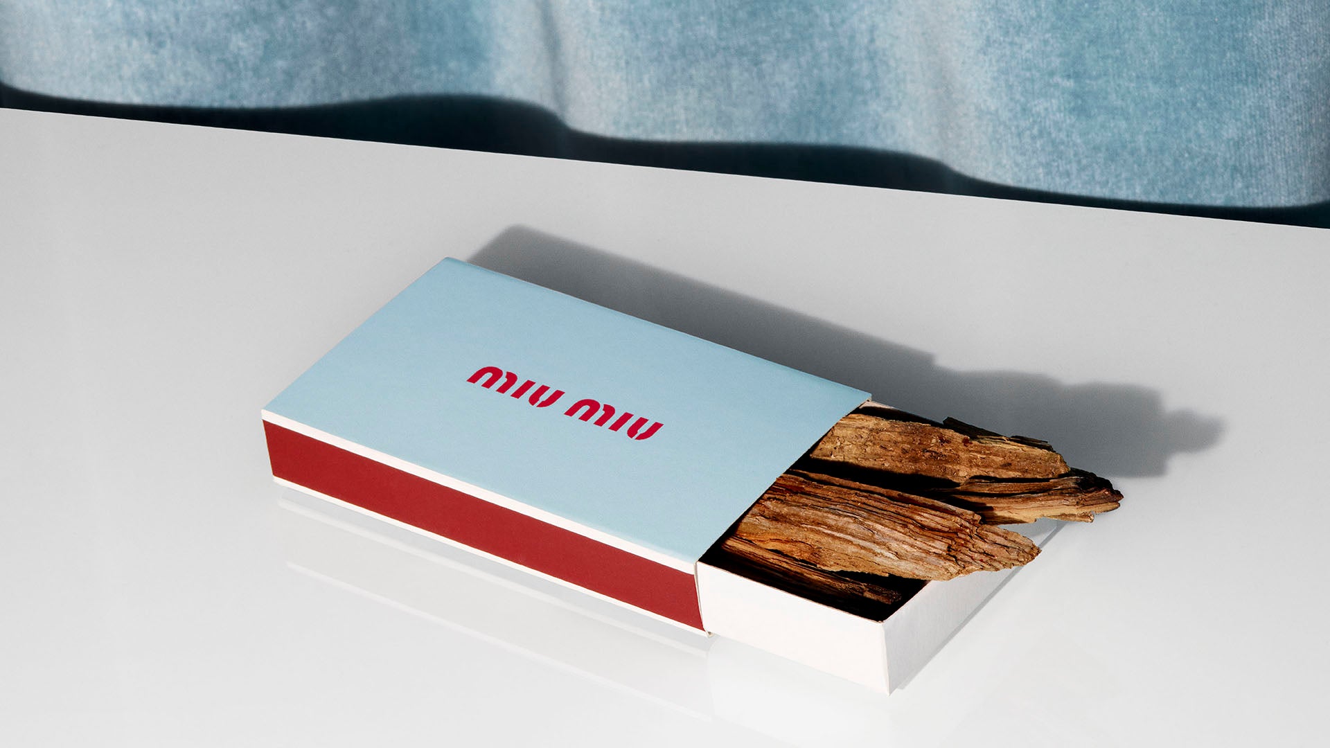 公式】ミュウミュウ オードパルファム｜MIUMIU｜香水・フレグランス