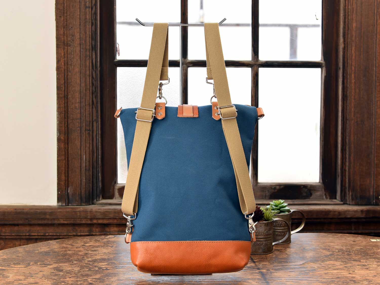 八幡帆布鞄｜革と高島帆布の2wayリュック Mサイズ【びわこブルー