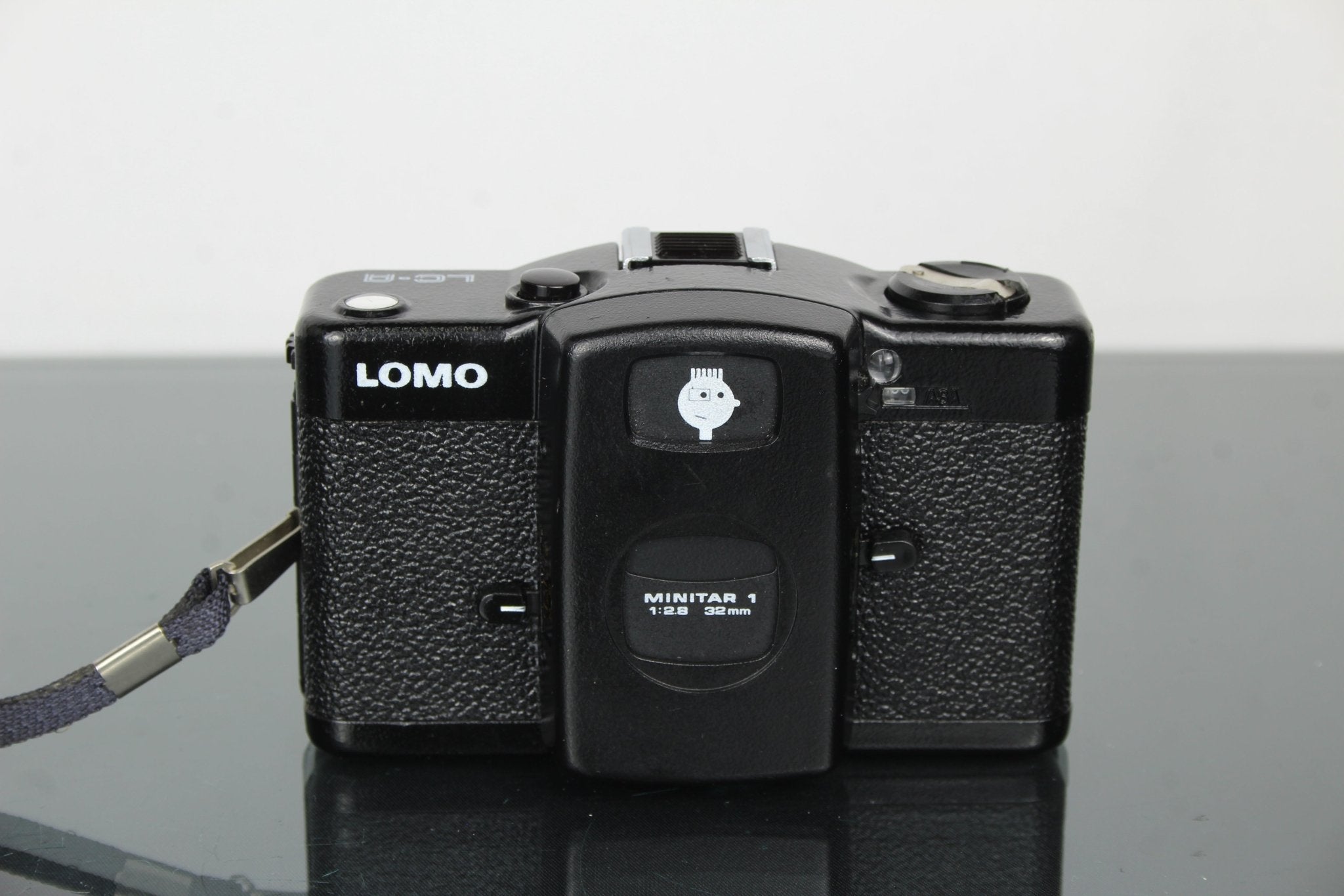 Lomo Minitar 1: Compact 35mm Creativity for the Analog Revival